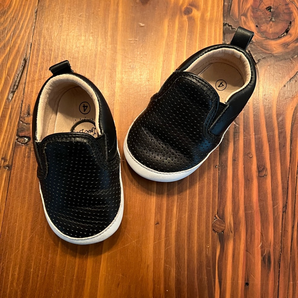 Little Love Bug Black Quinn size 4